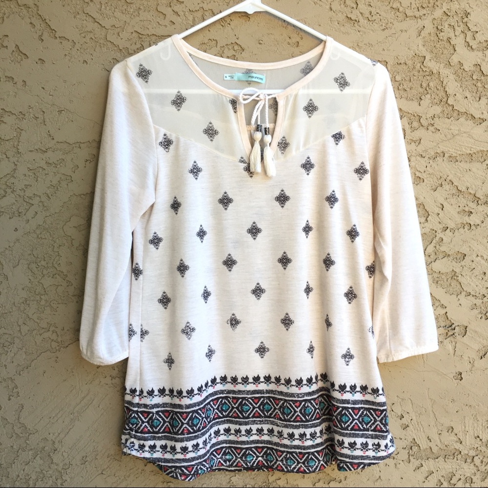 MAURICES Adorable Tunic in ivory with tie neck